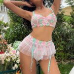 Women's Fashion Contrast Embroidered Lace Lingerie Set - Image 4